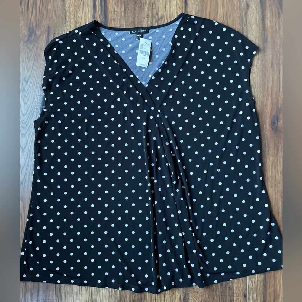 Lane Bryant Black Polka Dot V-Neck Pleated Front Loose Flowy Fit Top NWT